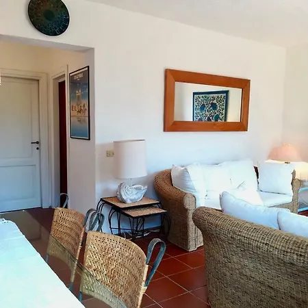Apartment Casa Bougainville Villaggio Est