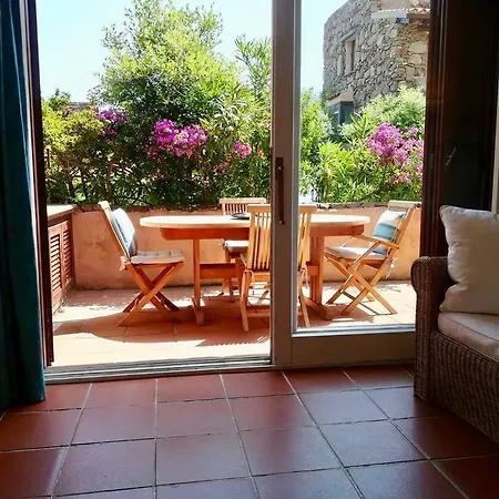 Apartment Casa Bougainville Villaggio Est